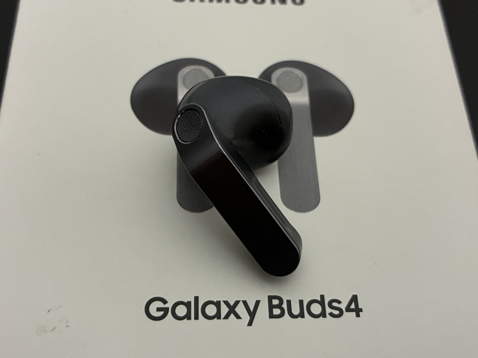 NEW Original Samsung Galaxy Buds4 SM-R540N Earbuds – Right Side (R)