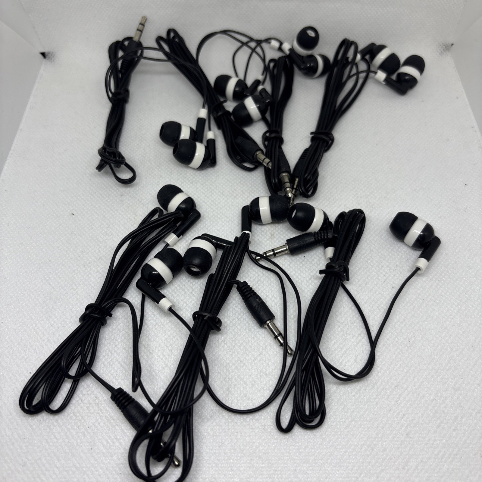 3.5mm In-ear Earbuds Headphones – Wired AUX Jack Earphone (qty 7)
