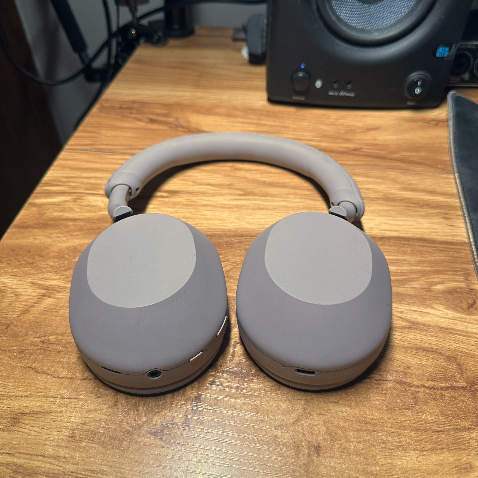 Sony WH-1000XM5 Wireless Noise Canceling Headphones – Smoky Pink