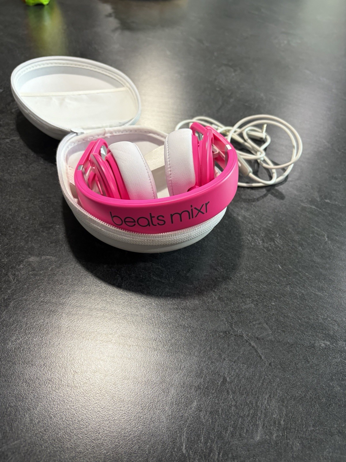 Beats by Dr. Dre Mixr Neon Pink On-Ear Headphones + Case – Tested Working
