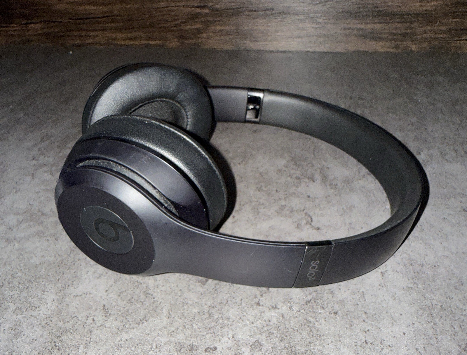 Beats by Dr. Dre Solo3 Wireless Headphones Matt Black Used Great Condition