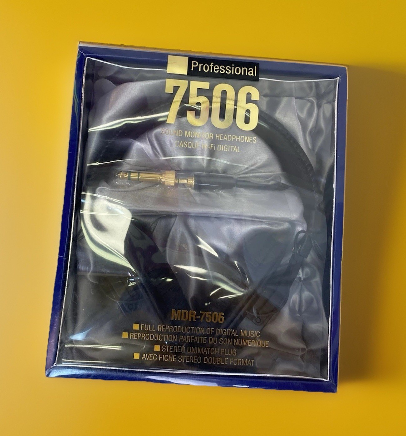 Sony MDR-7506 Professional Studio Monitor Headphones Wired w/ Box NEW