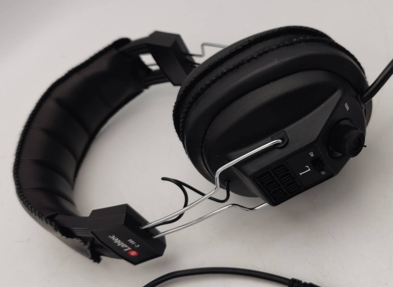 Labtec C-184 Stereo/Mono Headphones w/Volume Control 3.5mm (1/8) & 1/4″ – Nice!