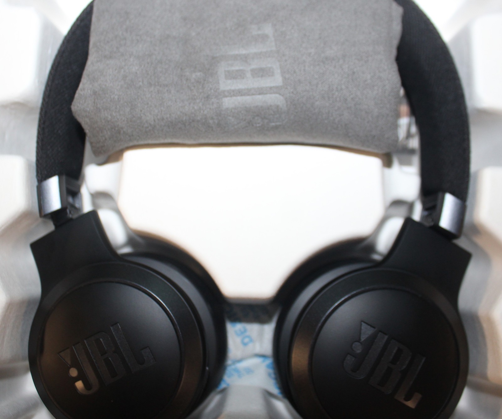JBL Tune 670NC Bluetooth Headphones Adaptive Noise Cancelling Black AO4079233