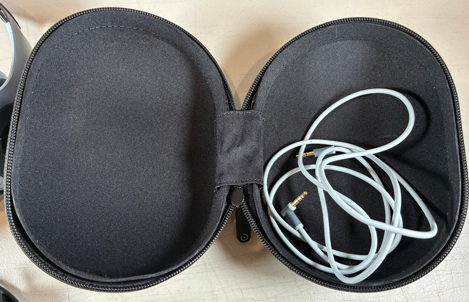 Beats by Dr Dre Studio 2.0 B0500 Blue Headphones Bundle w/ Case Cord Charger
