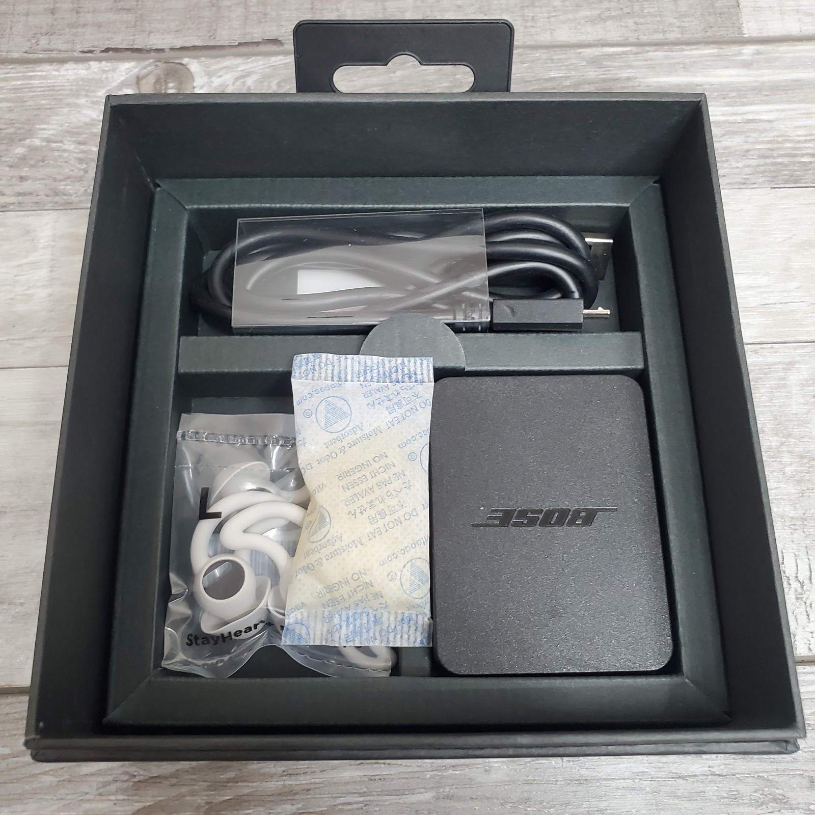 BOSE Noise-Masking SLEEPBUDS w Travel Case Model #785593-0010