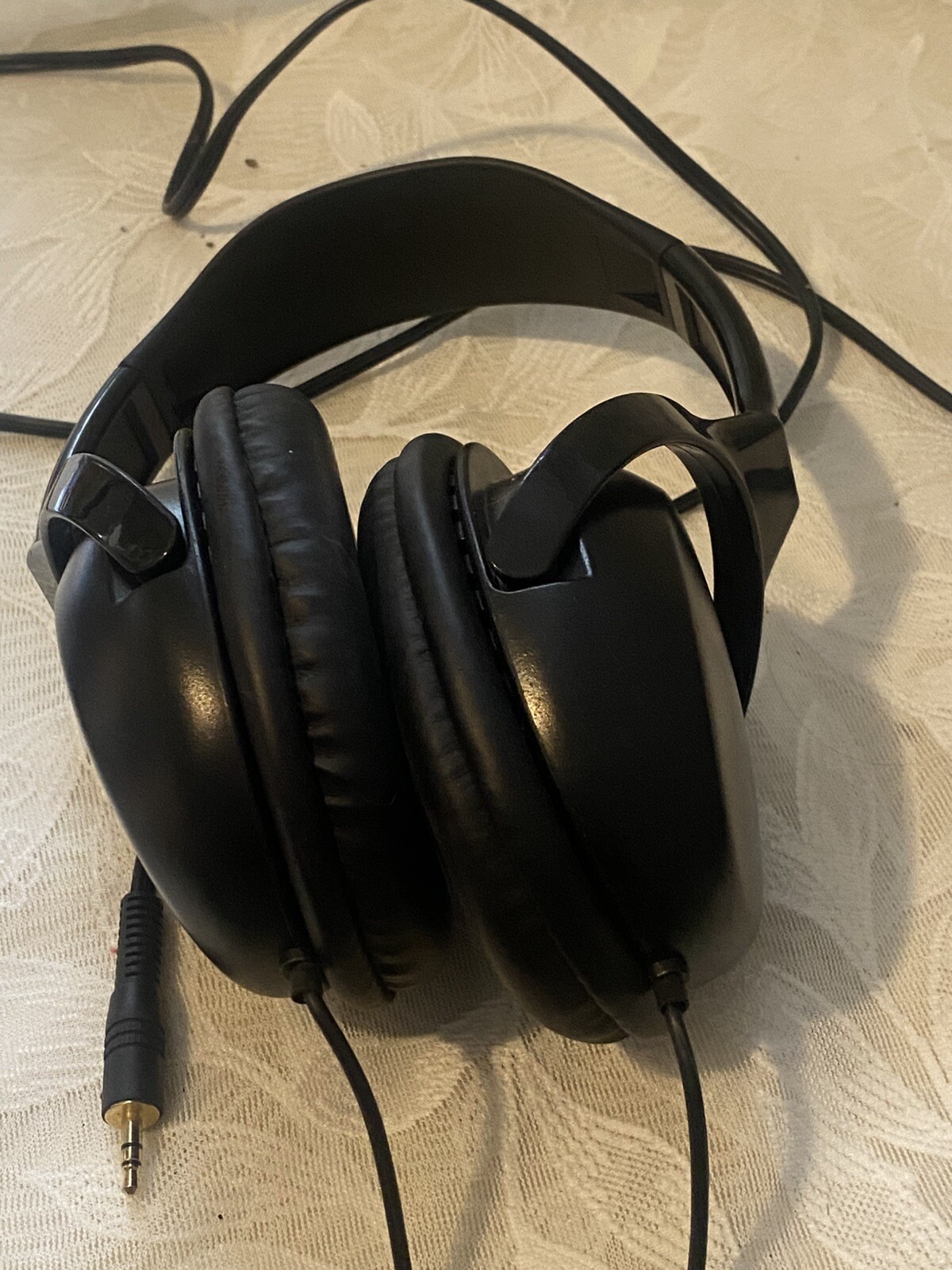Labtec Black Headphones Elite-825 Over The Ear Corded Minor Damage Cushioned