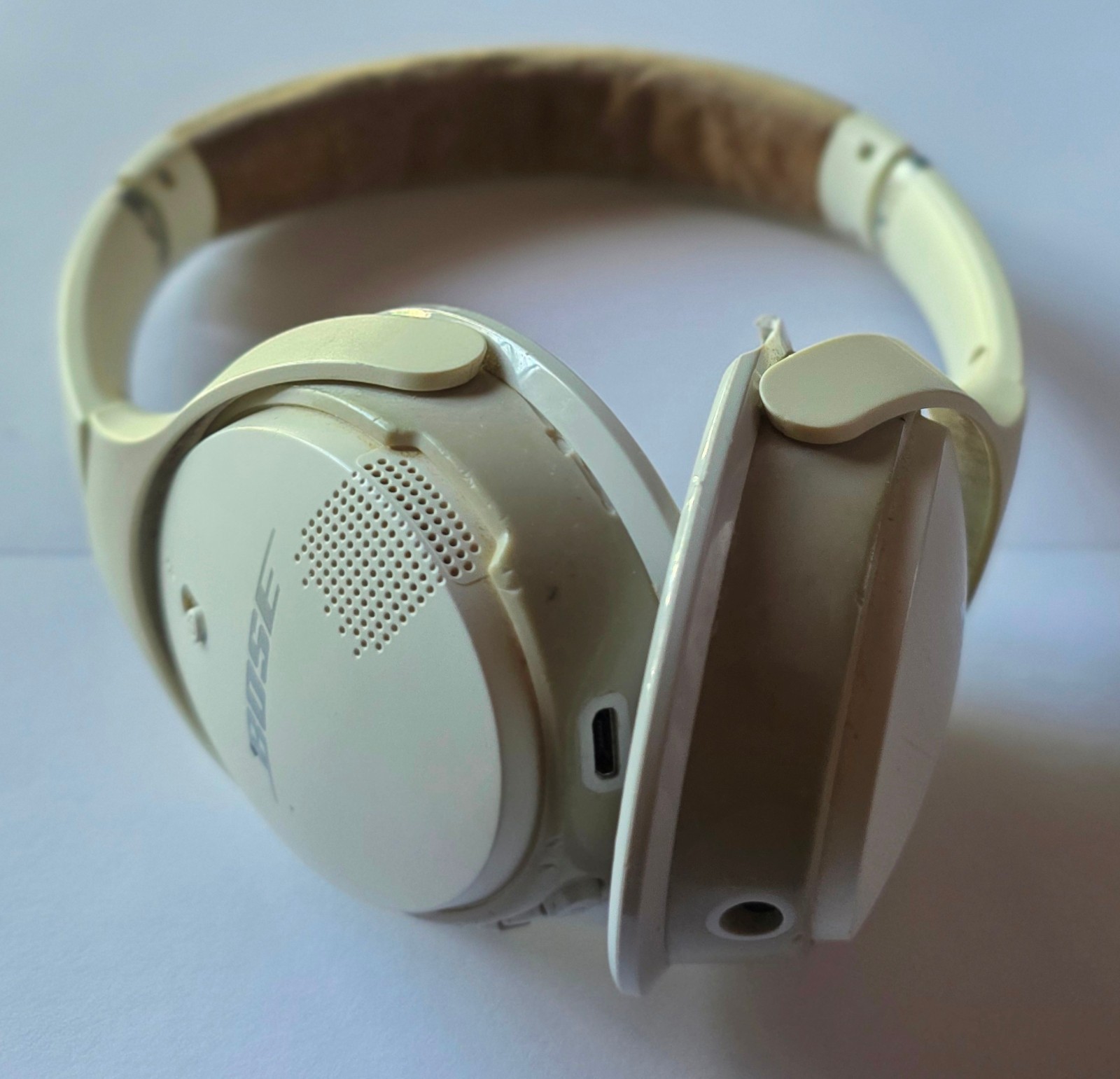 White Bose Soundlink Around Ear II Wireless Headphones wt WEAR & MISSING EARPADS