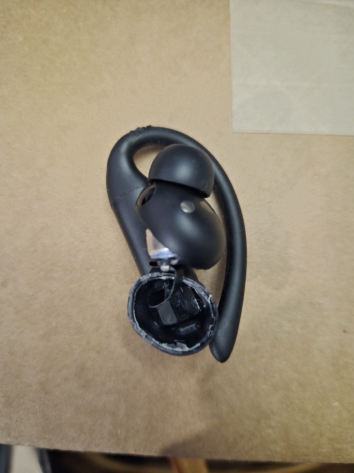 Beats Powerbeats PRO 2 Wireless Right Side Earbud – Black (A3157) FOR PARTS