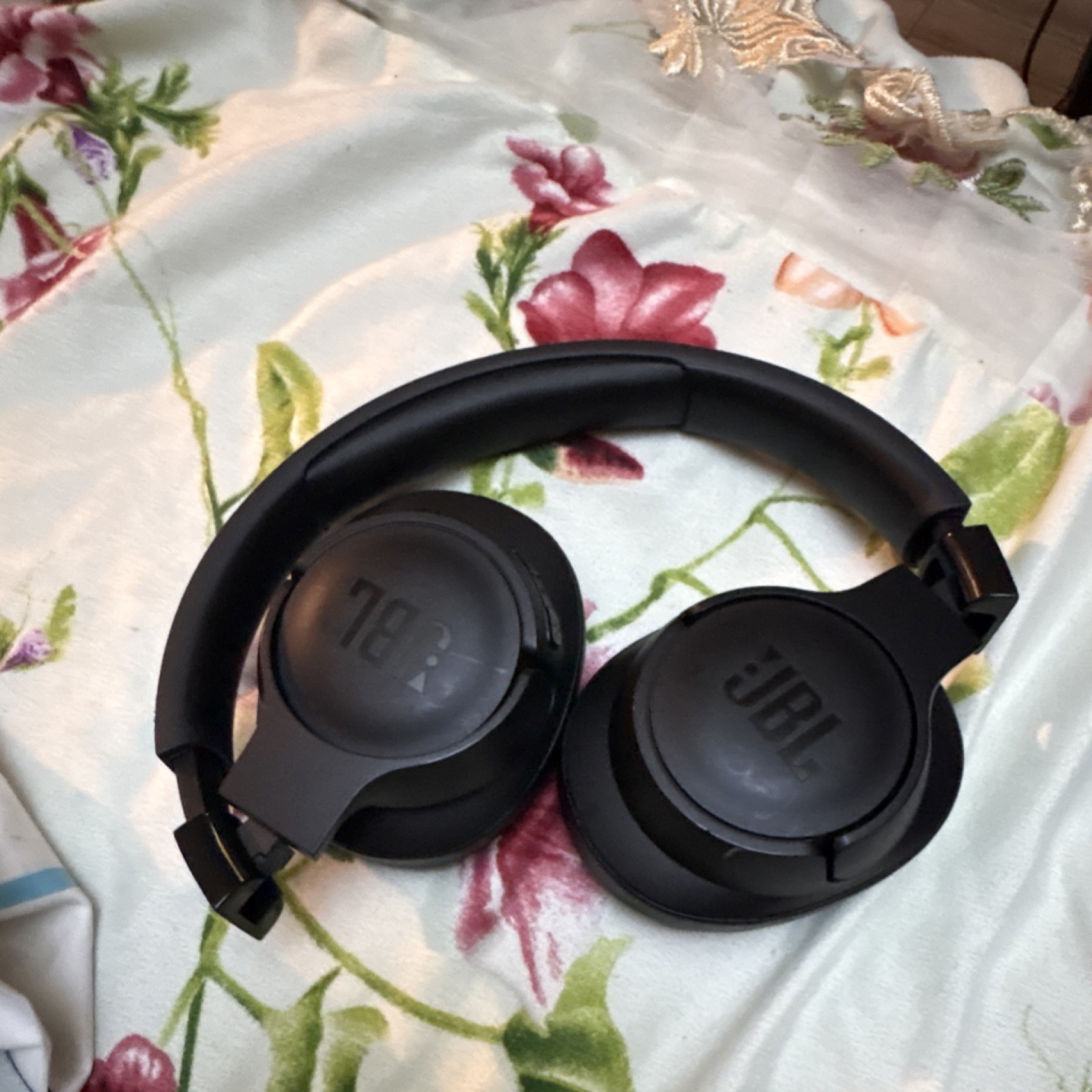 JBL Black Headband Double Ear-Cup Over-Ear Headphones Ear-Cup (Over the Ear)
