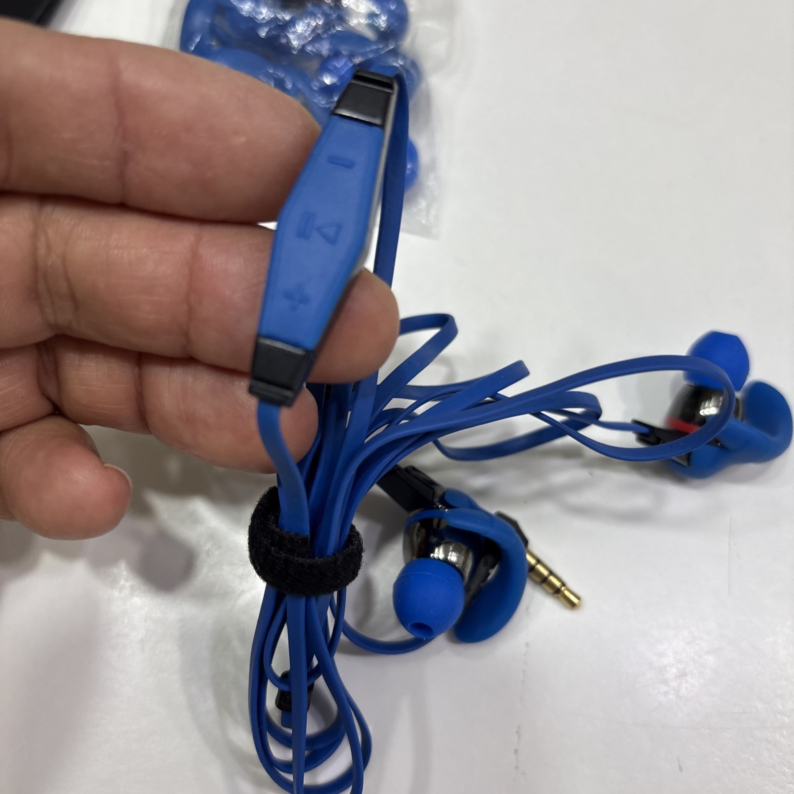 Monster Isport In-Ear Wired Water Proof Headphones Blue Control Talk Read Desc.