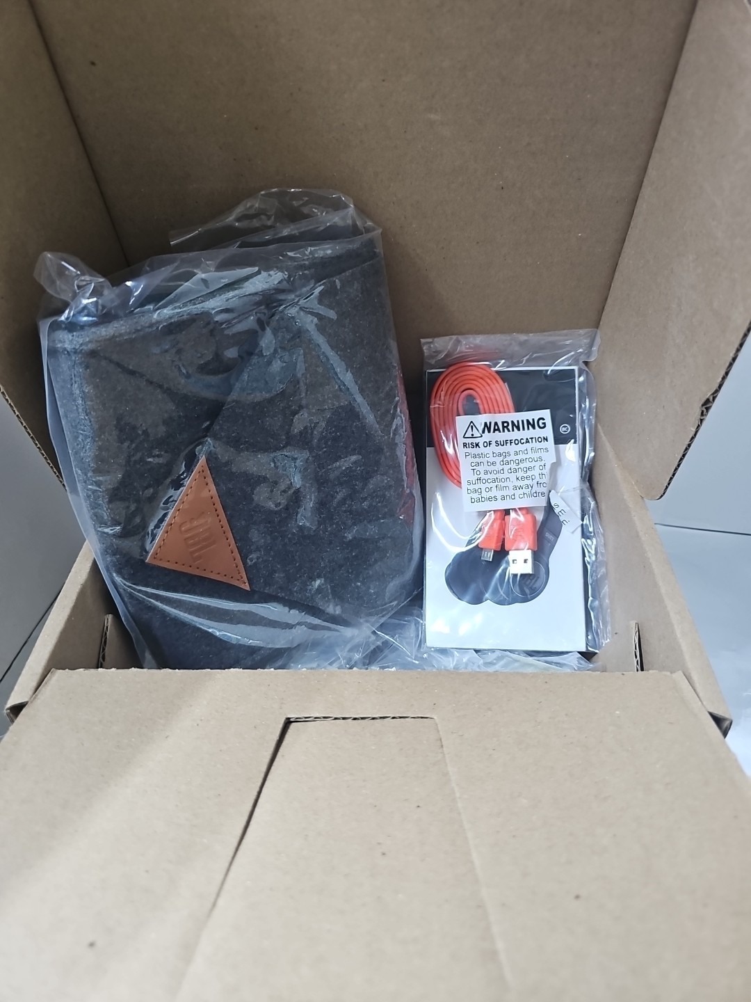JBL Duet NC, Wireless over-ear noise-cancelling headphones