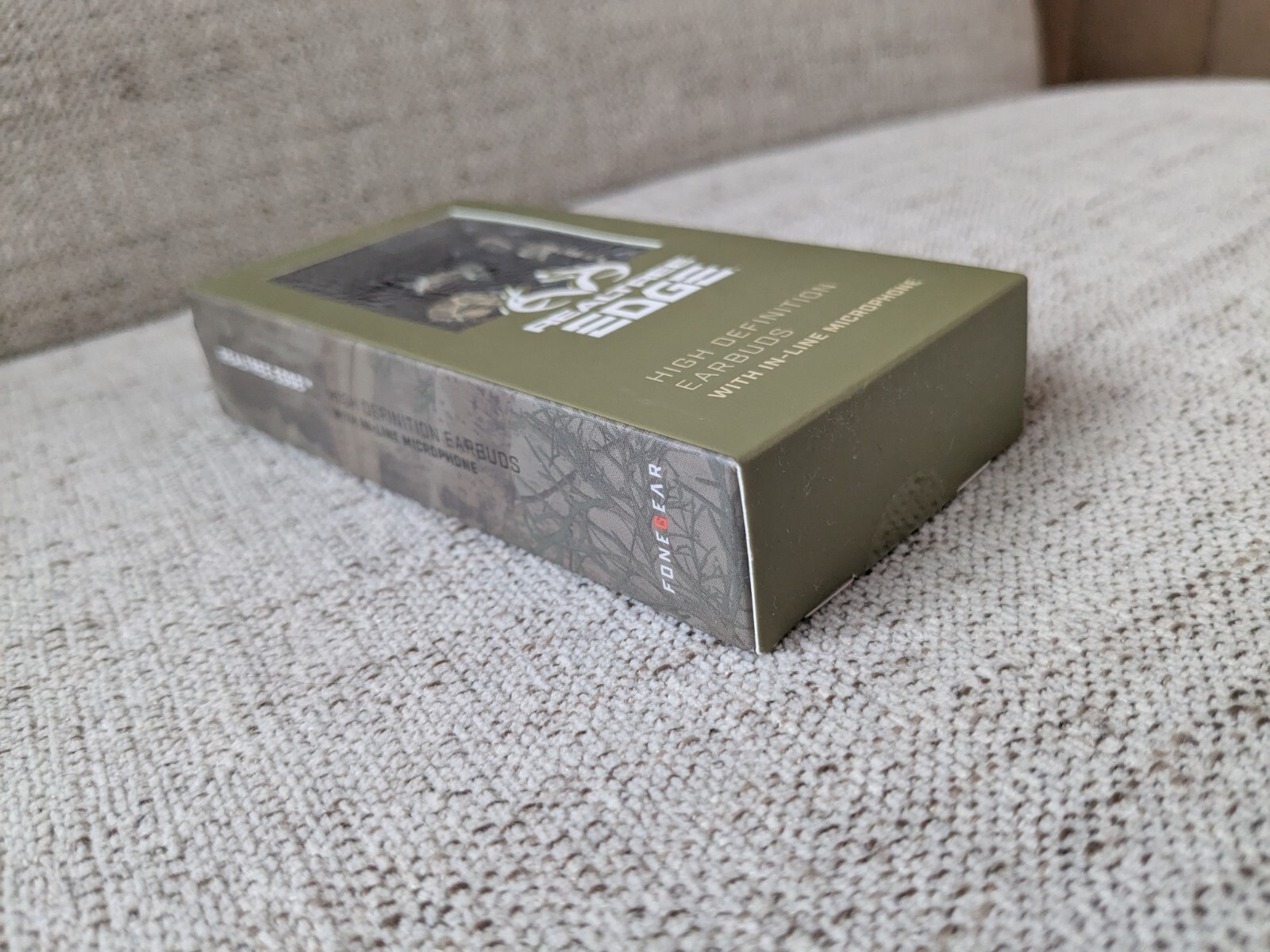 REALTREE EDGE EARBUDS WITH IN-LINE MIC CAMO 3.5MM GOLD PLATED TIP