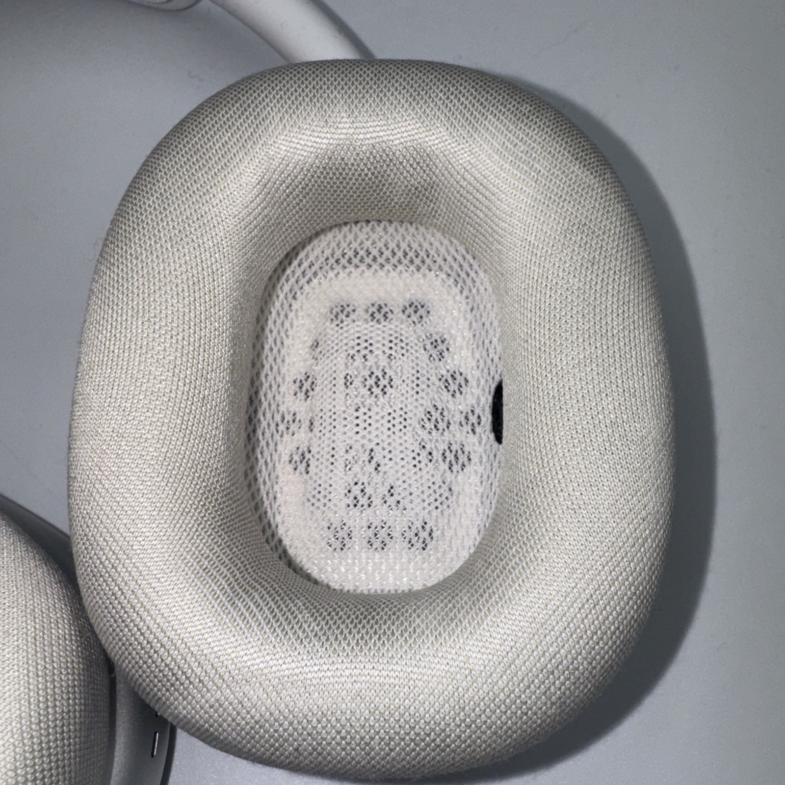 Original Apple AirPods Max A2096 Silver Tested Working w/ Smart Case