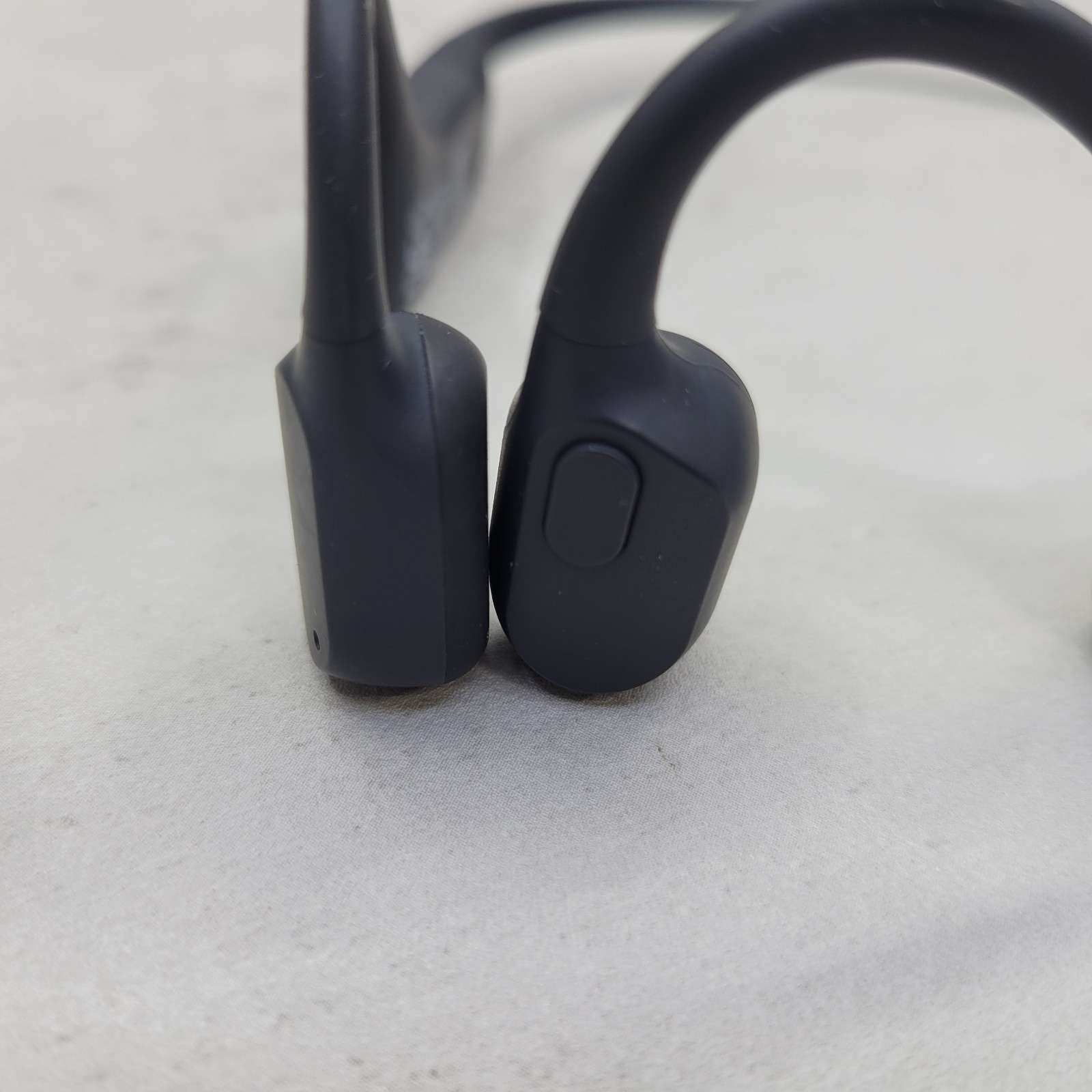 Shokz OpenRun Bone Conduction Open-Ear Headphone (S803) [PAUSE BUTTON ISSUE]™