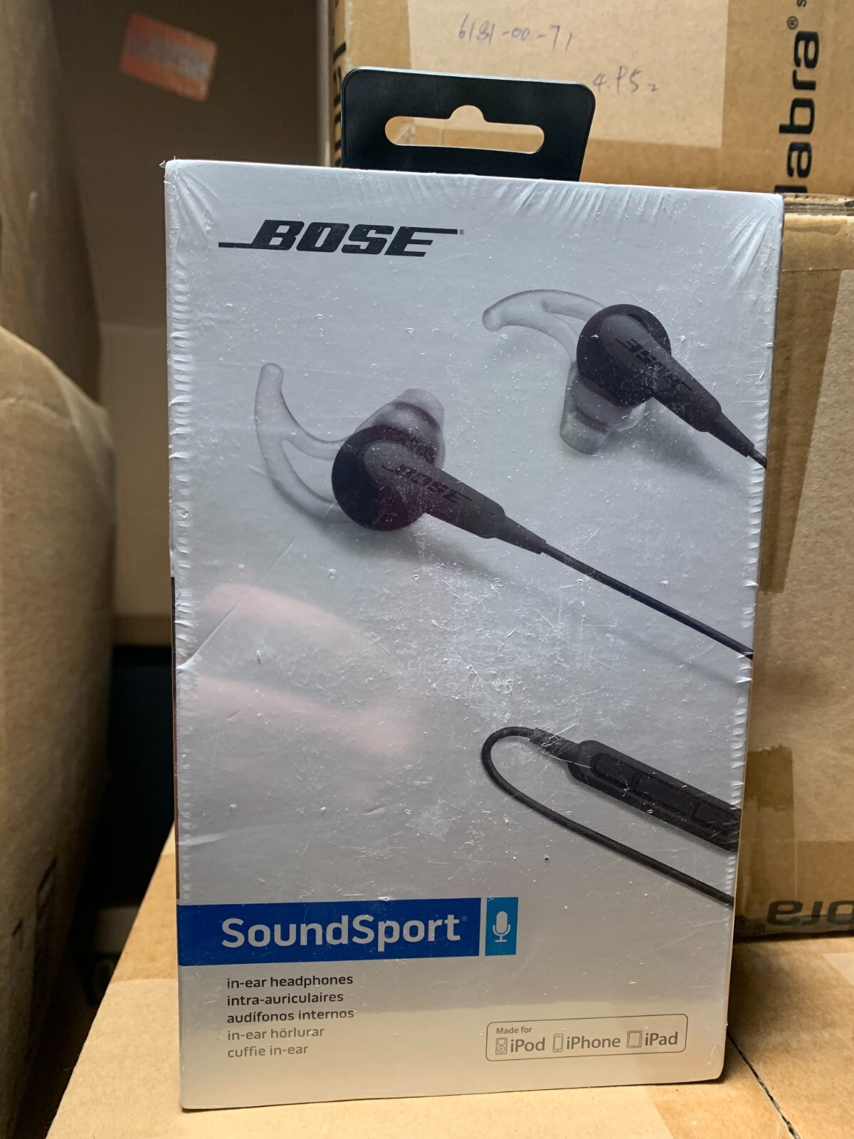 New,Sealed Bose SoundSport In-Ear Headphones 3.5mm jack, (Charcoal)&Travel case