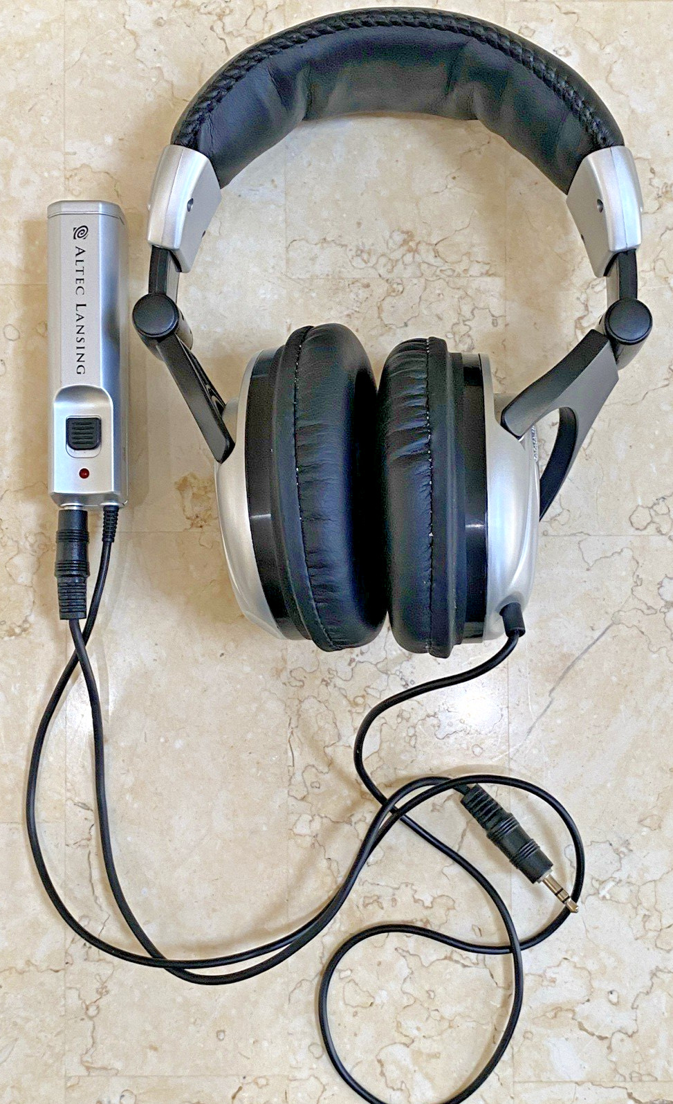 Altec Lansing AHS602i Retro Gaming Headset – Silver/Black – 2005