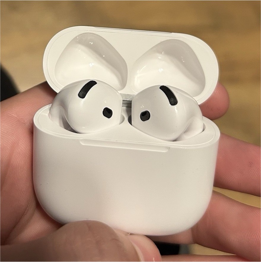 Cheap Apple AirPods 4th Gen with noise cancellation