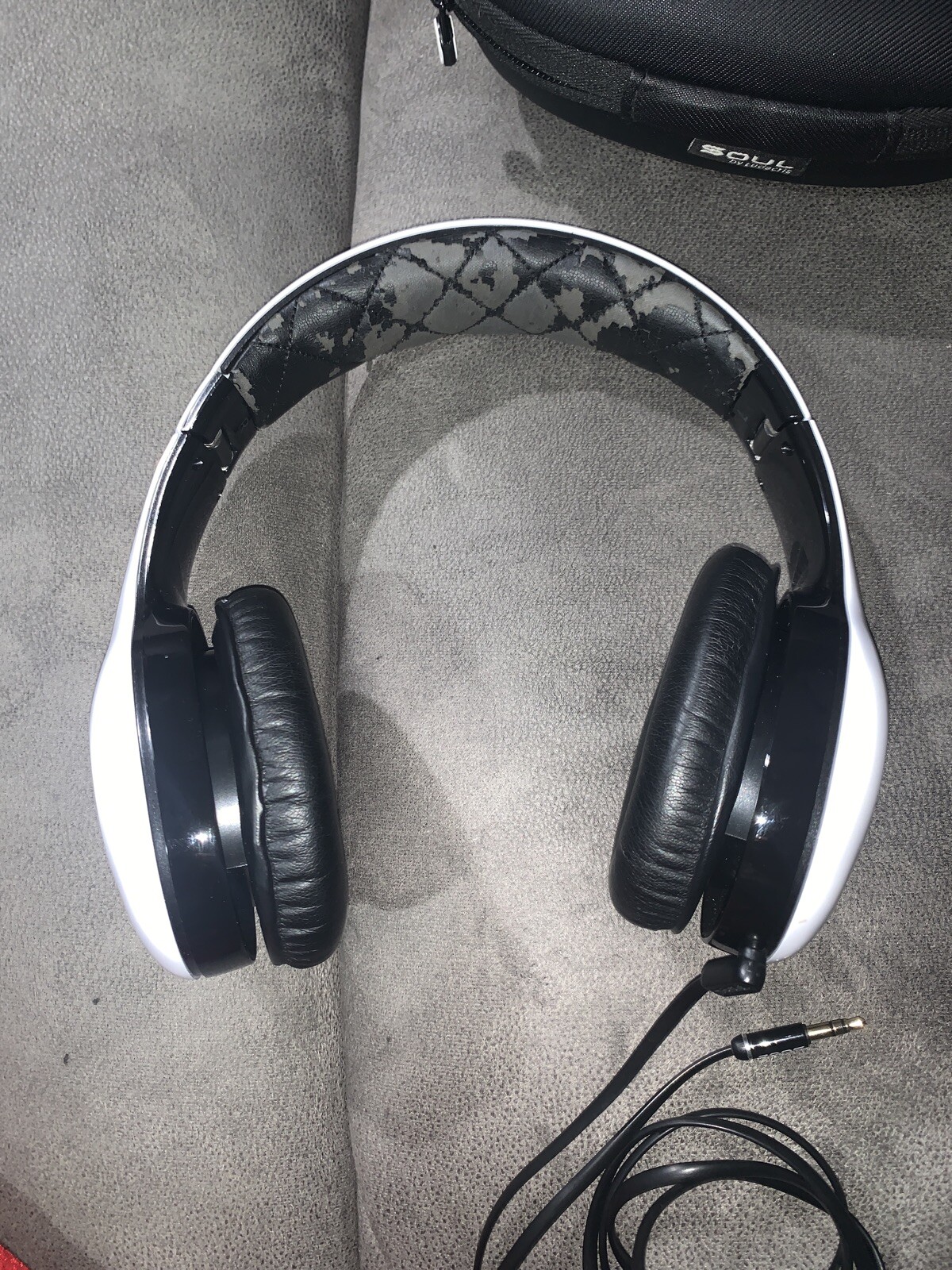 Soul By Ludacris Noise Canceling Headphones Black/White