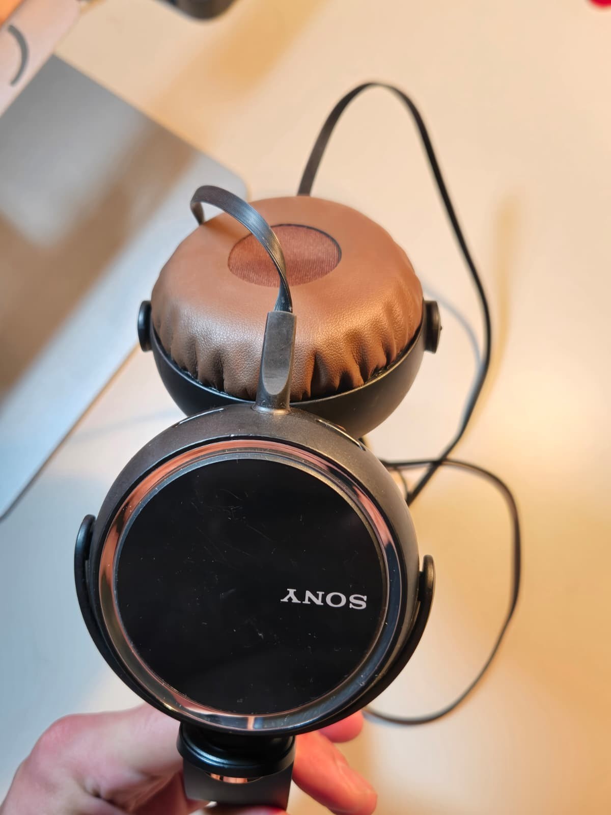 Sony MDR-XB600 Extra Bass Wired On-Ear Headphones Brown/Black/Gold GREAT COND