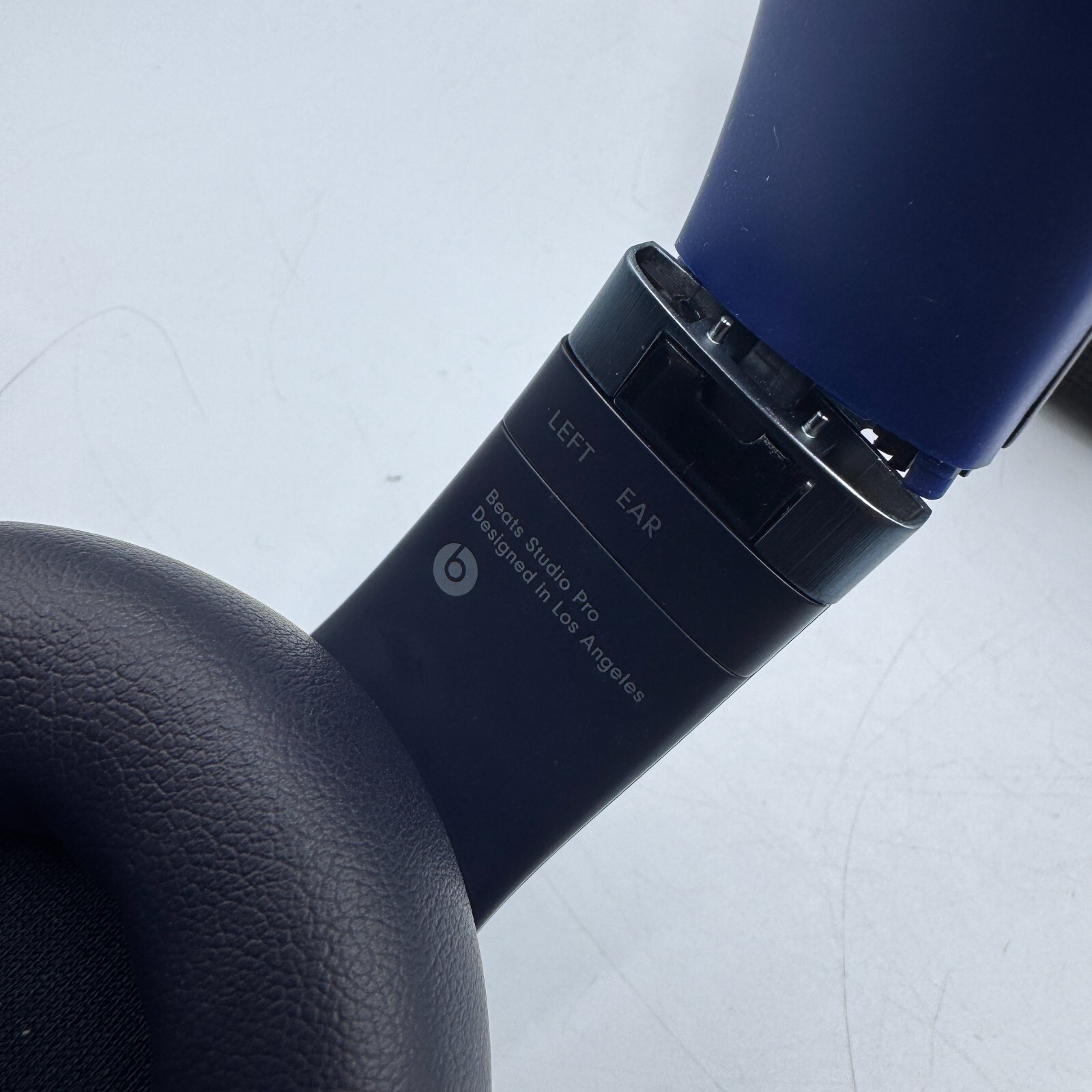 Beats by Dre Studio Pro Wireless Headphones Navy Blue MQTQ3LL/A – BROKEN HINGE
