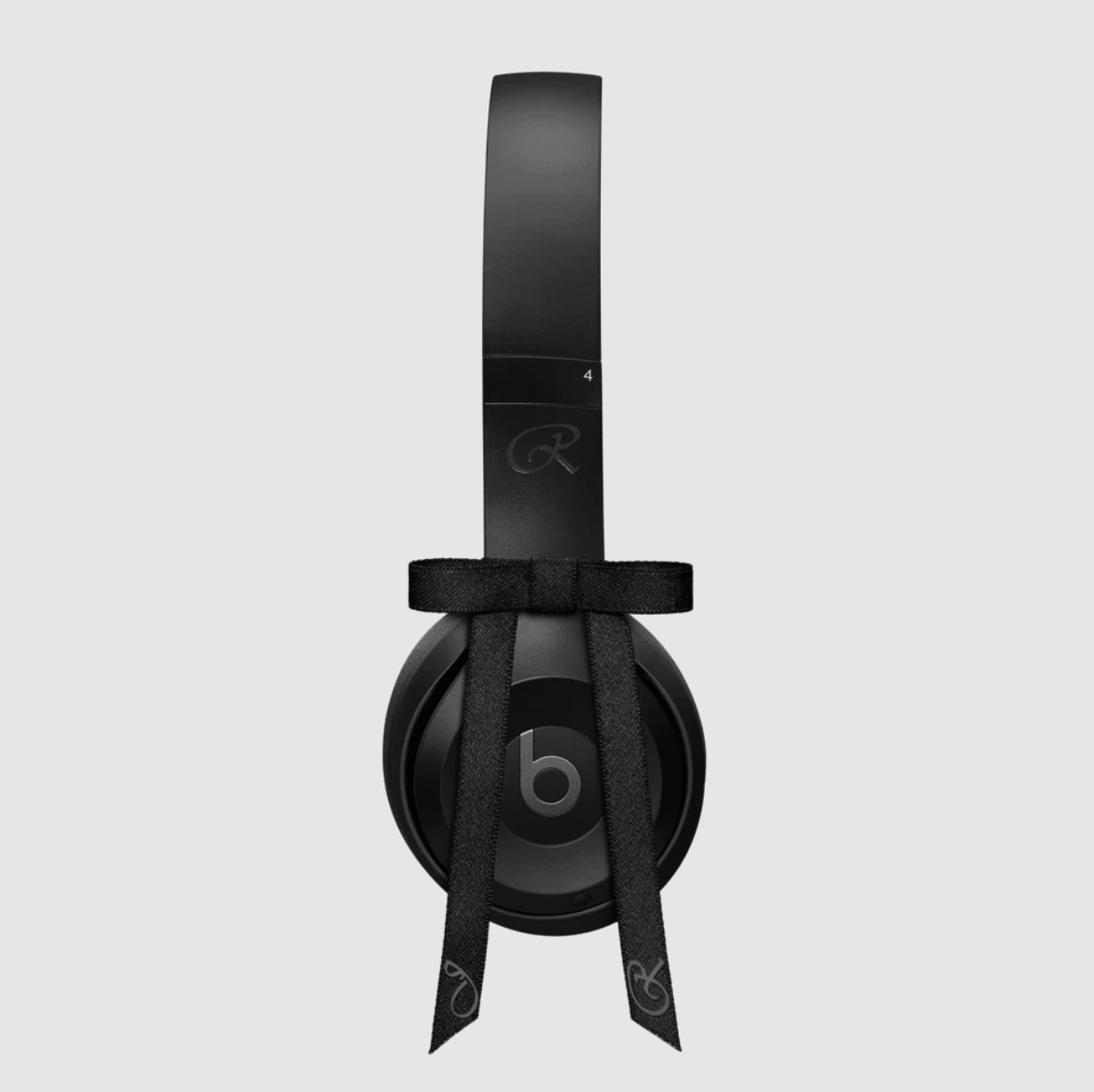Beats Solo 4 Wireless On-Ear Jennie Special Edition Onyx Black Korea / Fedex