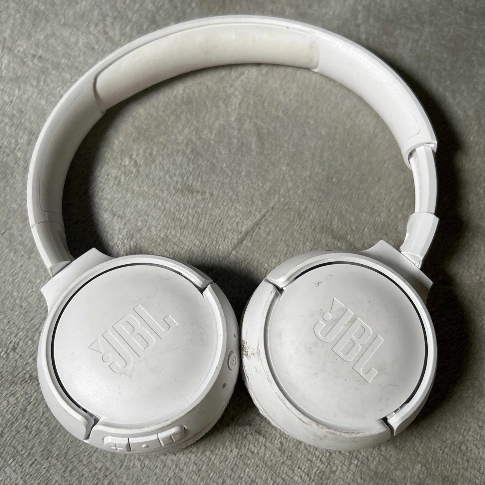 JBL TUNE 520BTR wireless on-ear headphones WHITE