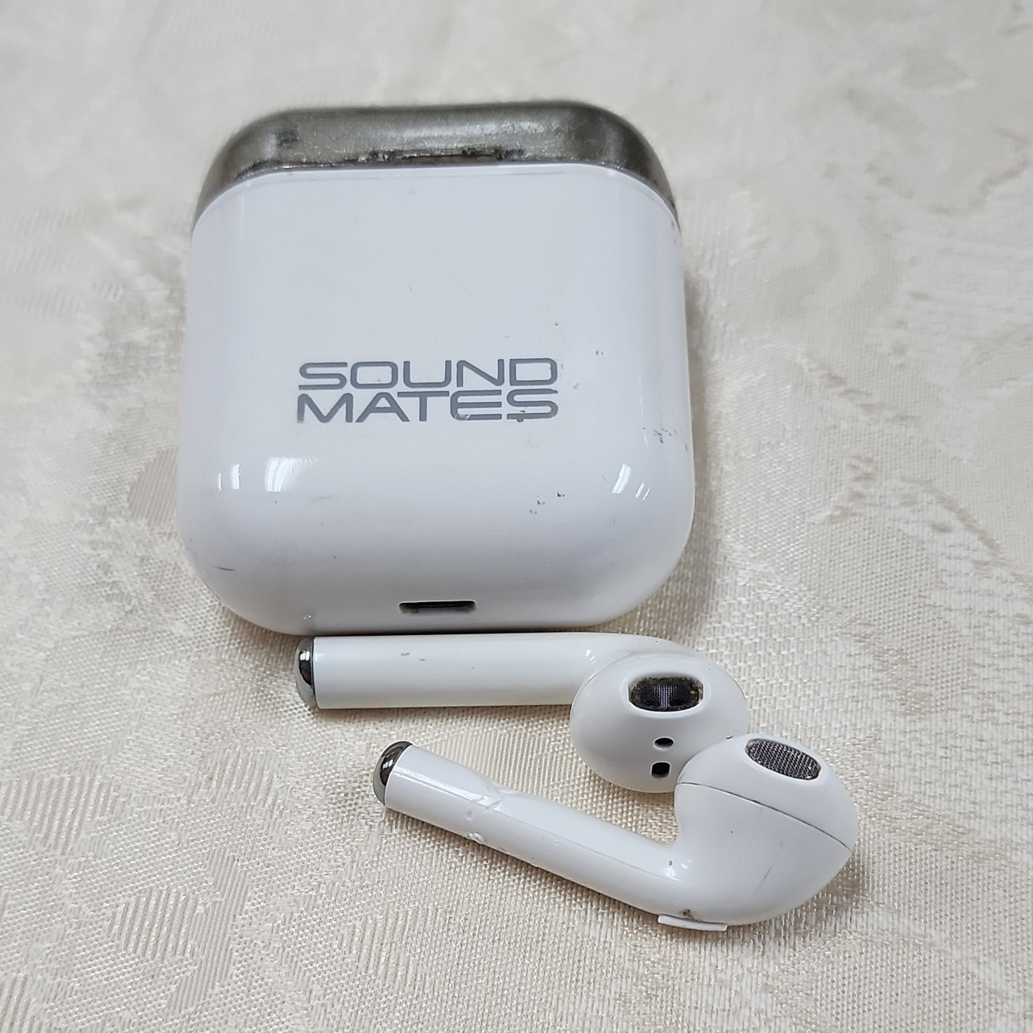 Sound Mates White Bluetooth Wireless In-Ear Earbuds Case Mic 8mm KL18235761