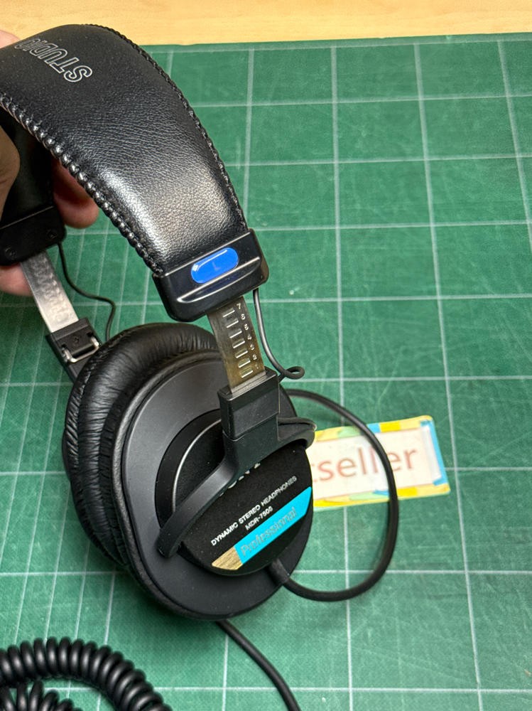 Sony MDR-7506 Professional Wired On-Ear Headphones Black MDR-7506 FLAWLESS EUC