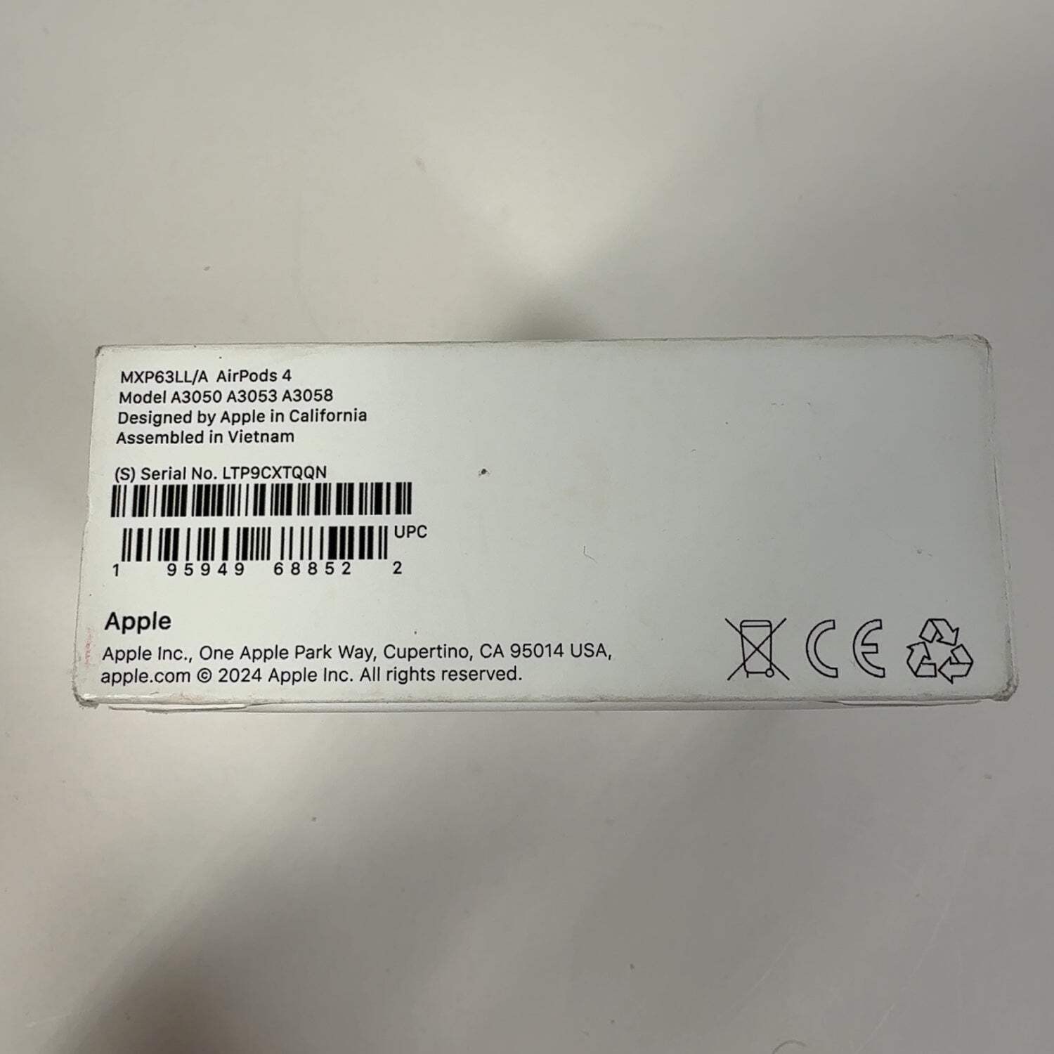 New Apple AirPods 4th Gen with Charging Case A3050 A3053 A3058 MXP63LL/A