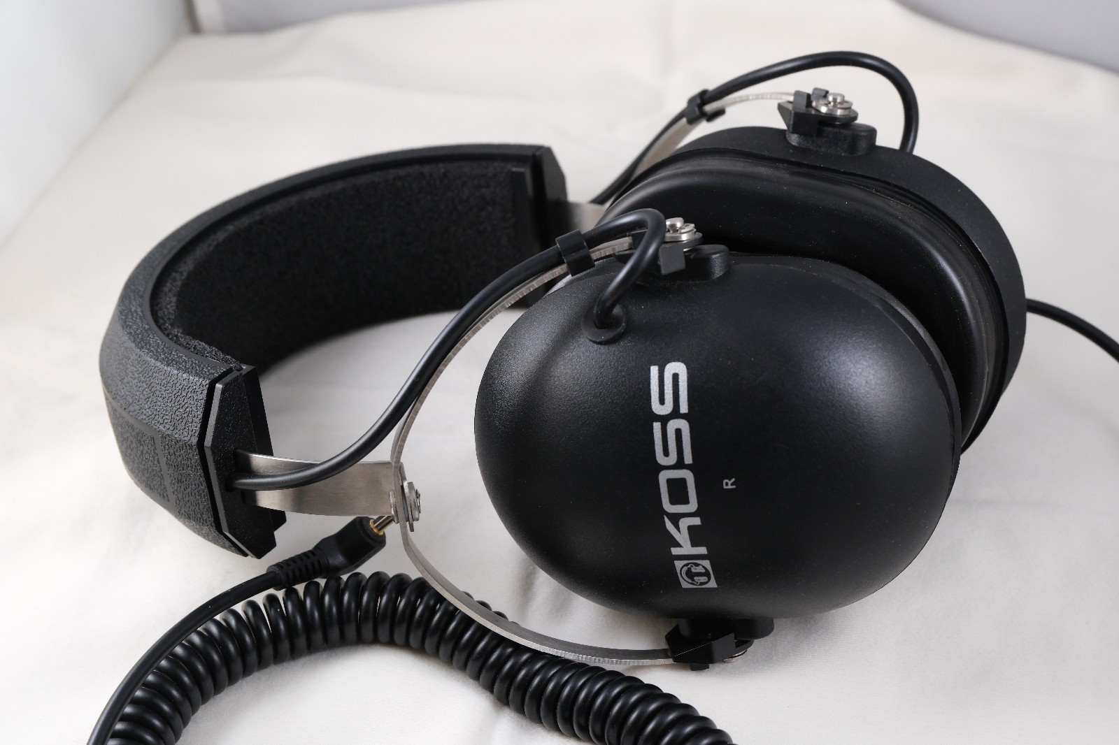 Koss QZ99 Around-Ear Noise Isolating, Noise Reduction Headphones – Black
