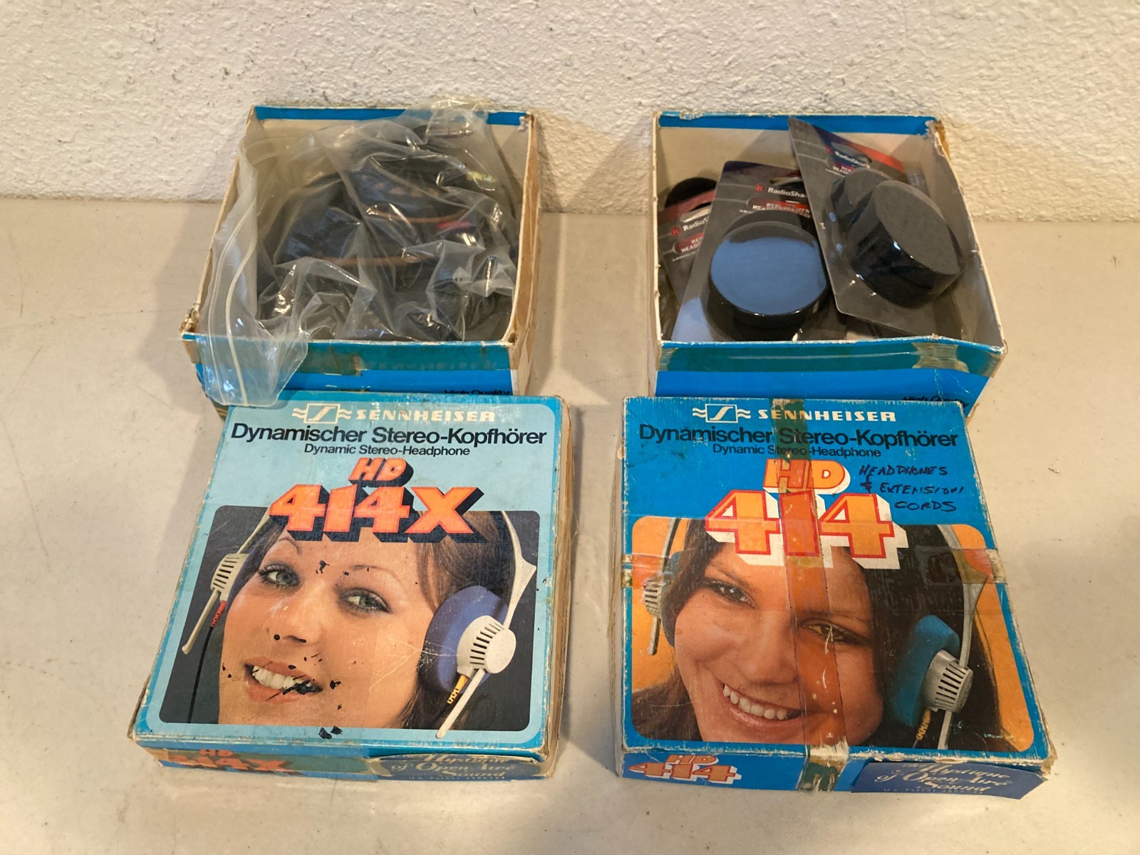 Sennheiser HD 420 headphones with original box & Xtra White band pads