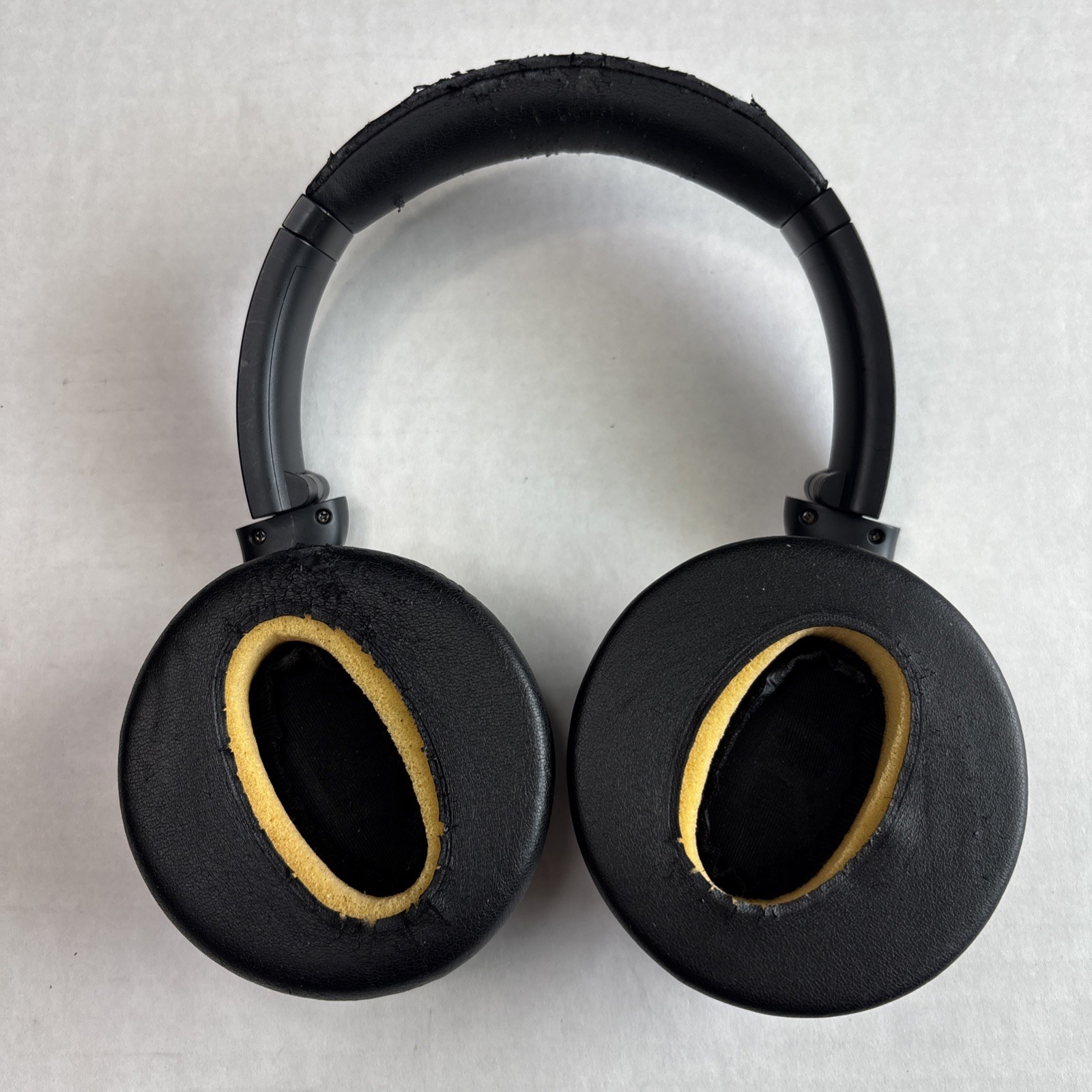 New Wyze Headphones Active Noise Cancellation Headphones Black Acceptable Wear