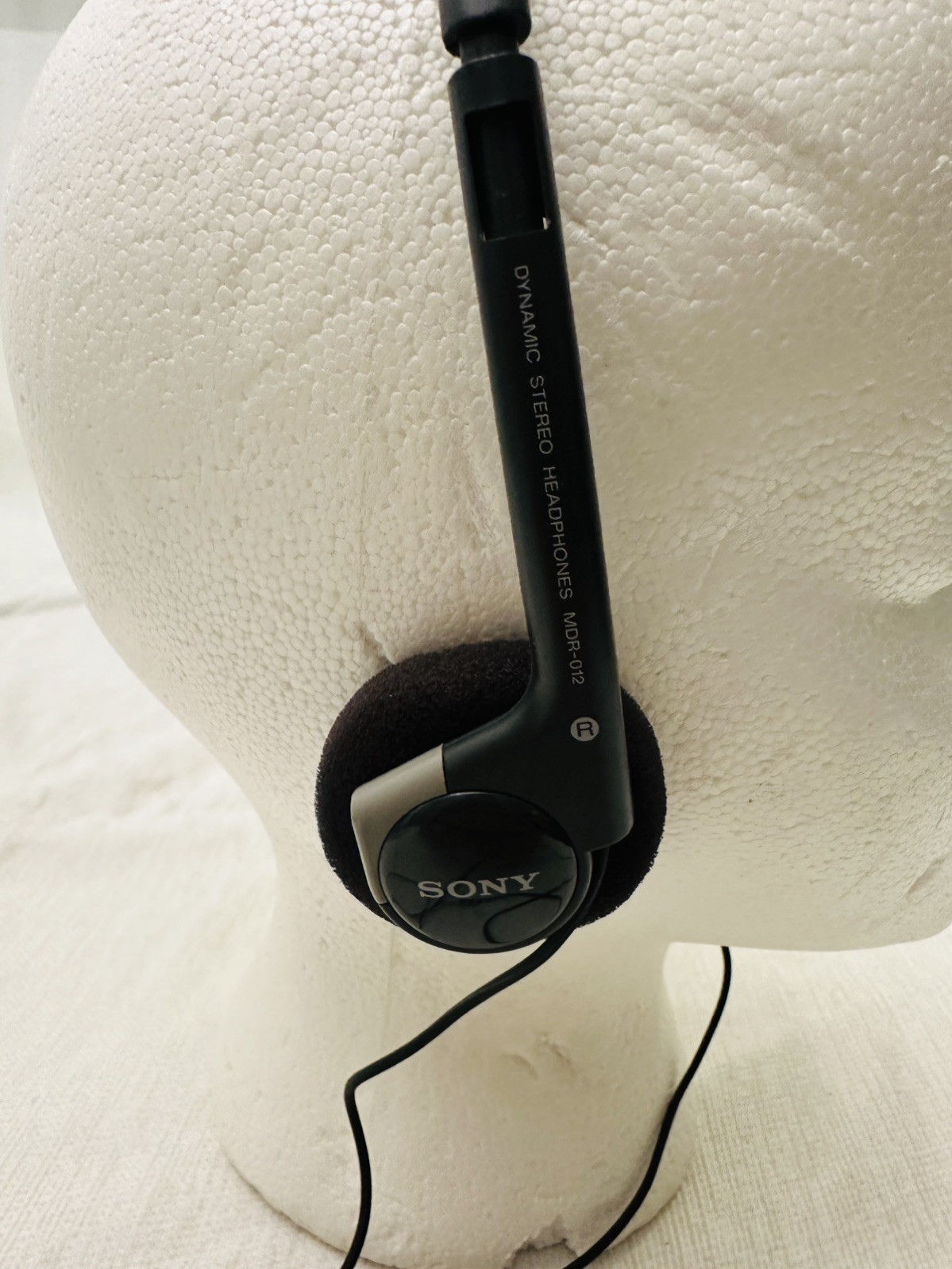 VTG Sony Headphones MDR-012 Classic Walkman/Discman Headphones. Nice Condition!