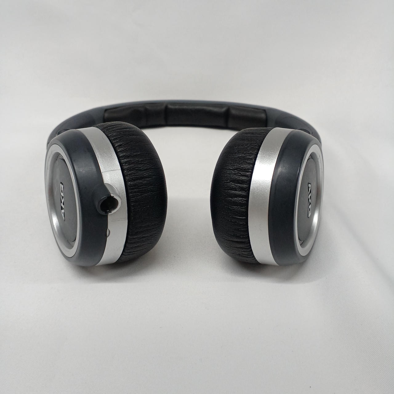 AKG K450 Closed-Back Over-Ear Headphones Dynamic 32Ω Used with Warranty