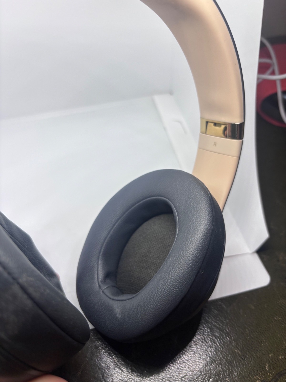 ts Wireless Studio 3 Headphone – Over Ear Headphones – Grey and Gold – W/ Chord