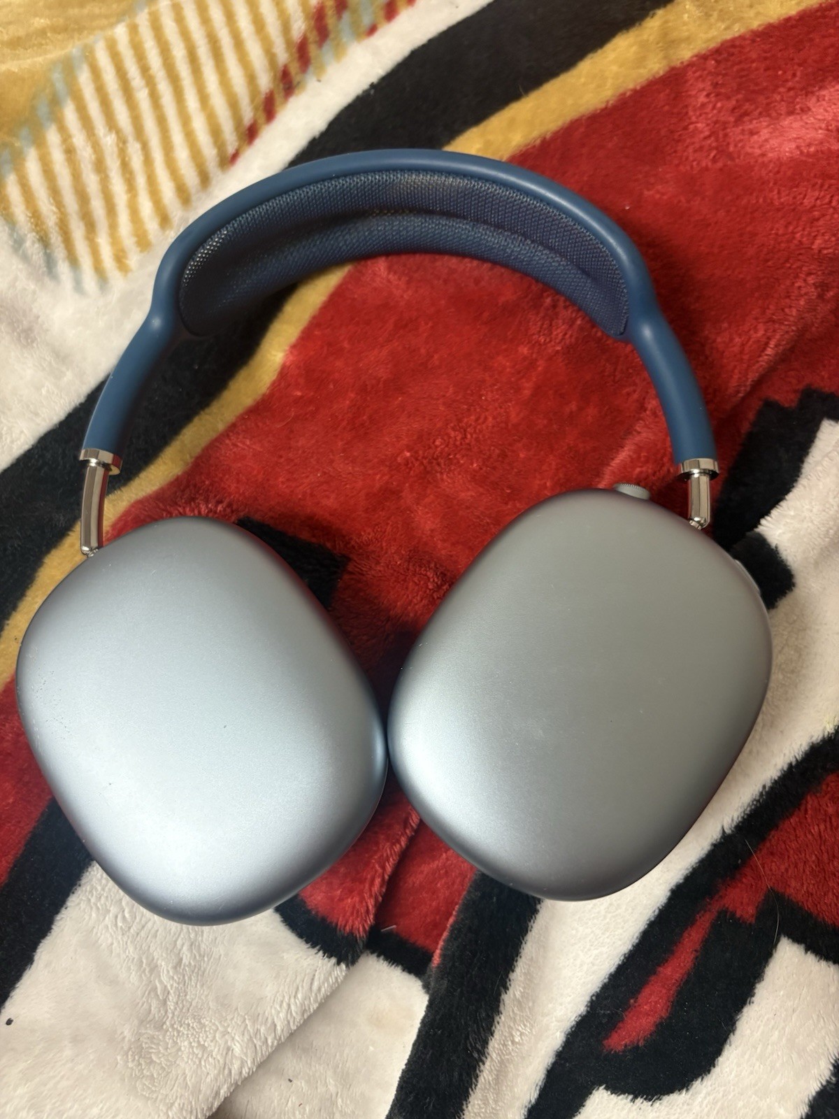 Apple AirPods Max Wireless Noise Cancelling Headphones Blue Silver Bluetooth