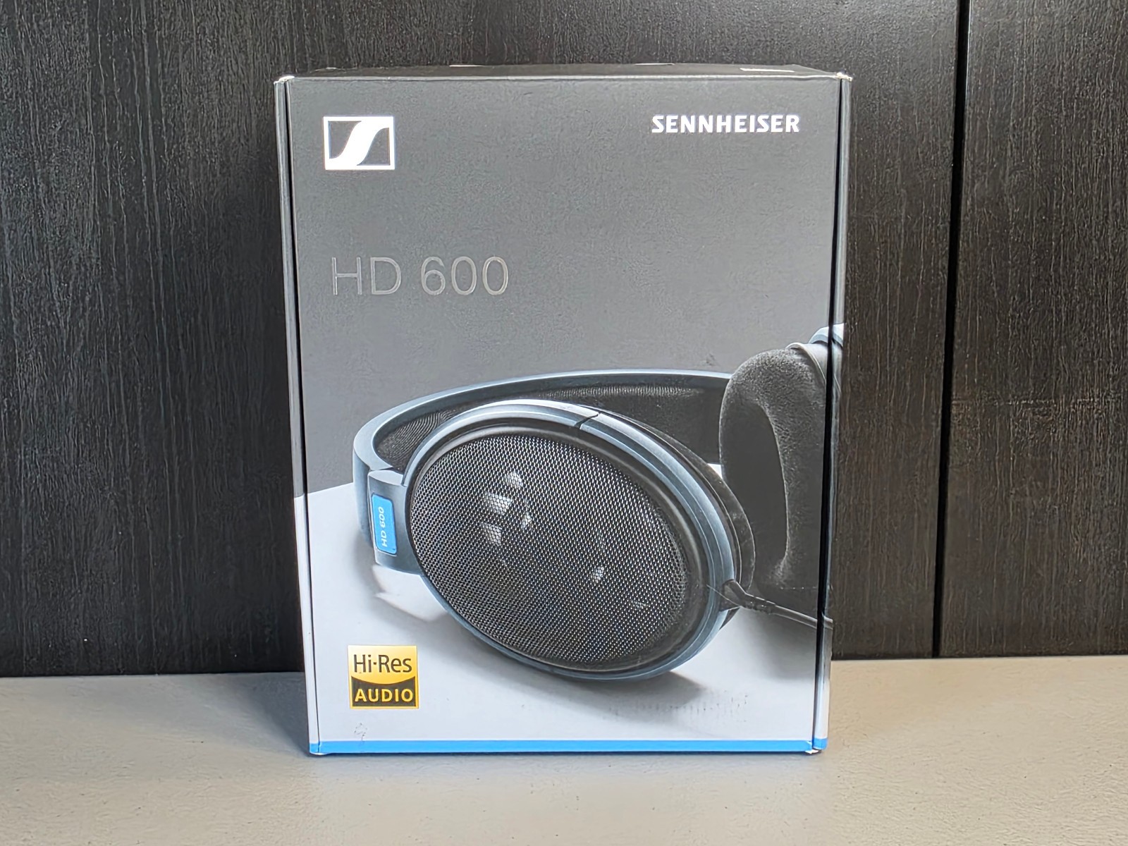 Sennheiser HD 600 Hi-Res Wired Headphones -Over Ear, Open Back, 1/4″ & 3.5mm