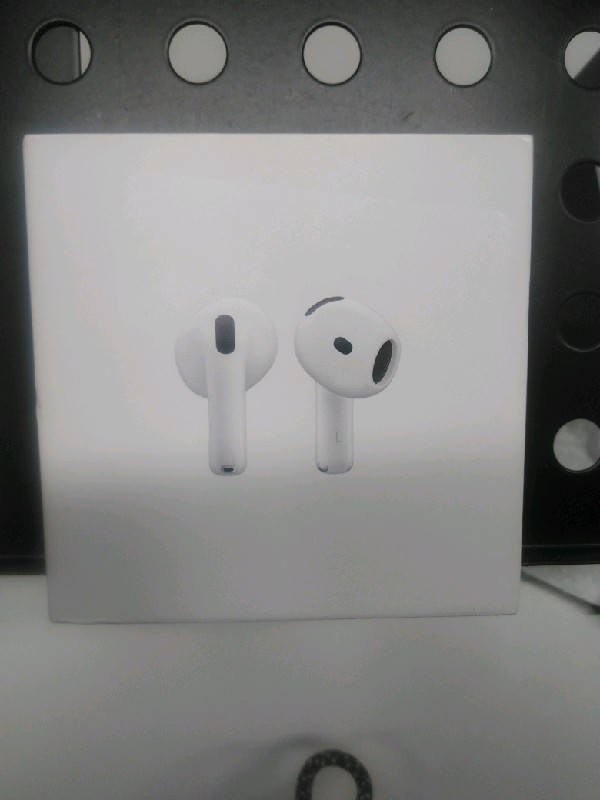 Apple AirPods 4 ‎‎MXP63LL/A Wireless Earbuds White H2 Chip Spatial Audio In Ear