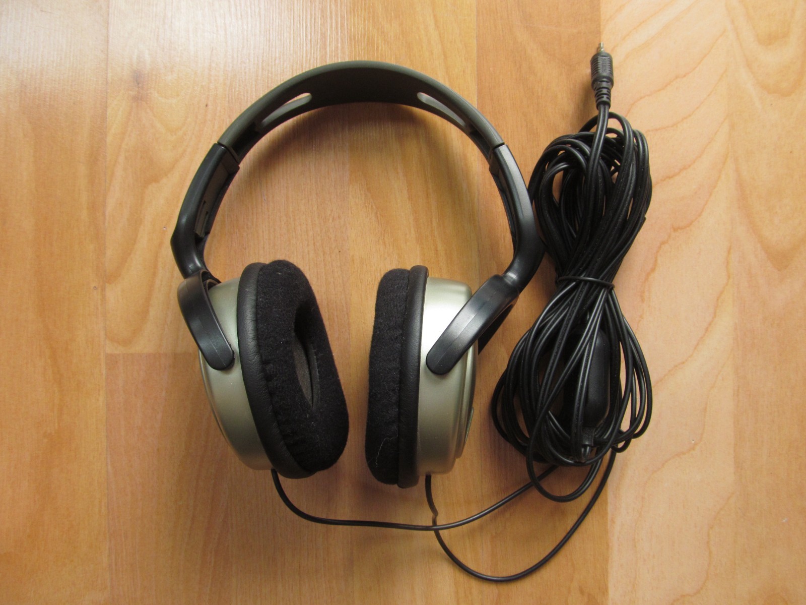 Philips SBC HP250 Dynamic Stereo 32 Ohm 3.5mm Wired Headphones