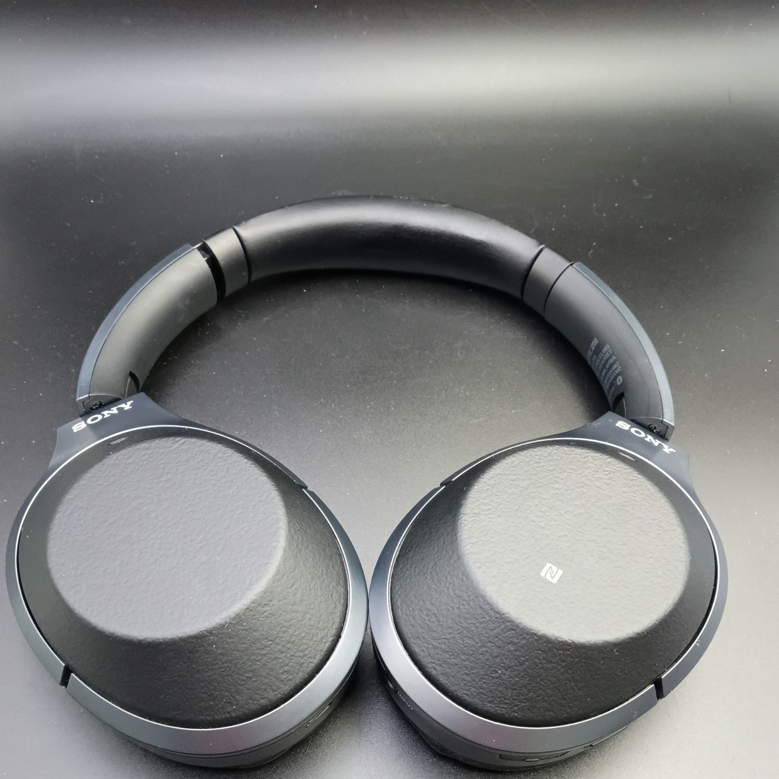 Sony WH-1000XM2 Wireless Noise Canceling Headphones Japan WH-1000XM2 music