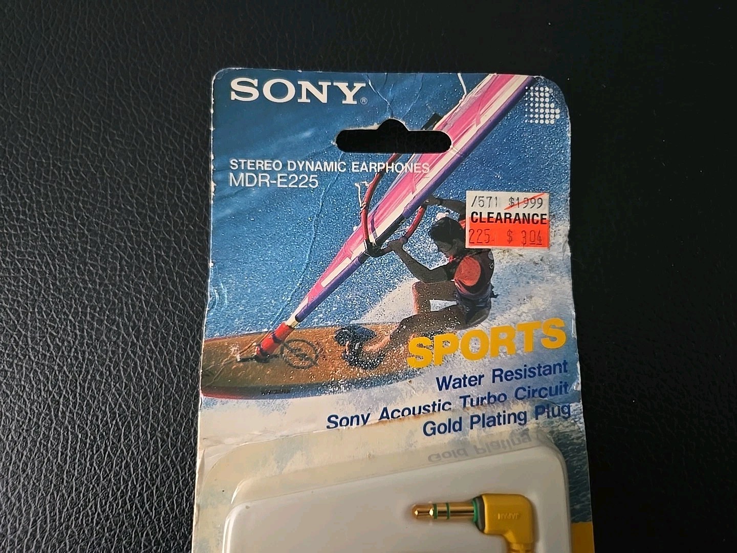 SONY MDR-E225 Sports Stereo Dynamic Earphones Yellow Factory Sealed NOS