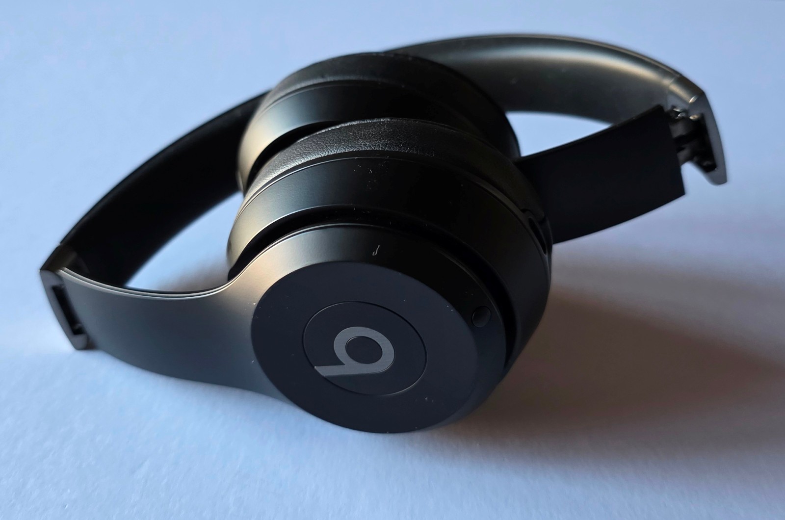 Unused Original Matte Black Beats Solo 4 Wireless Headphones MUW23LL/A in Bulk P