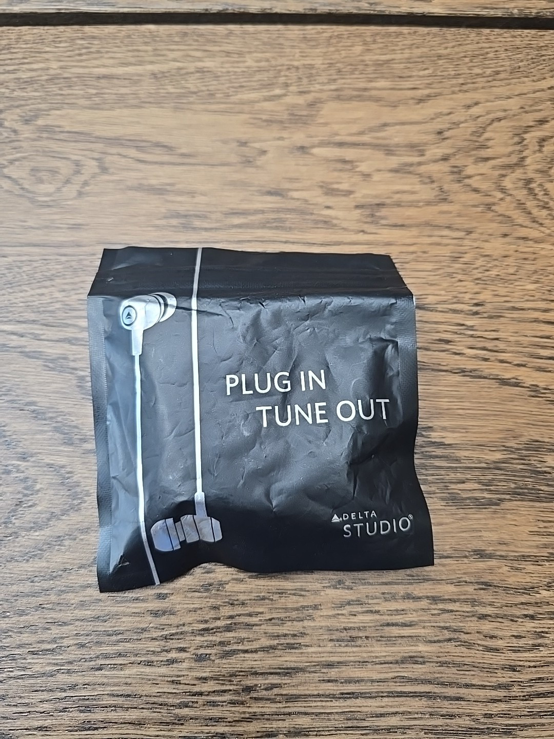 Delta Airlines Studio “Plug In Tune Out” Isolation Earbuds Headphones