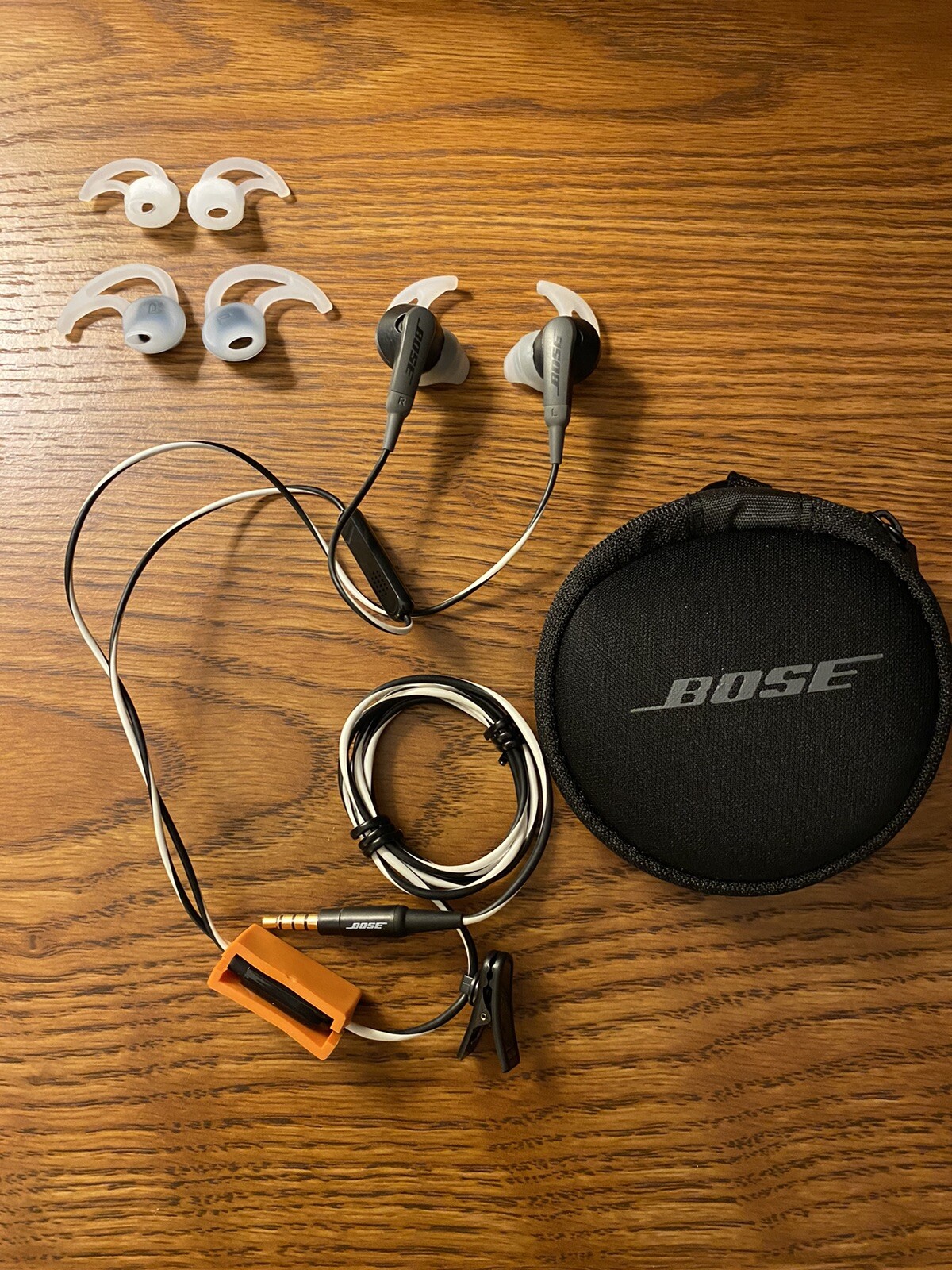 Bose Soundsport Wired In-Ear Headphones Charcoal/W Mic-Apple Only!