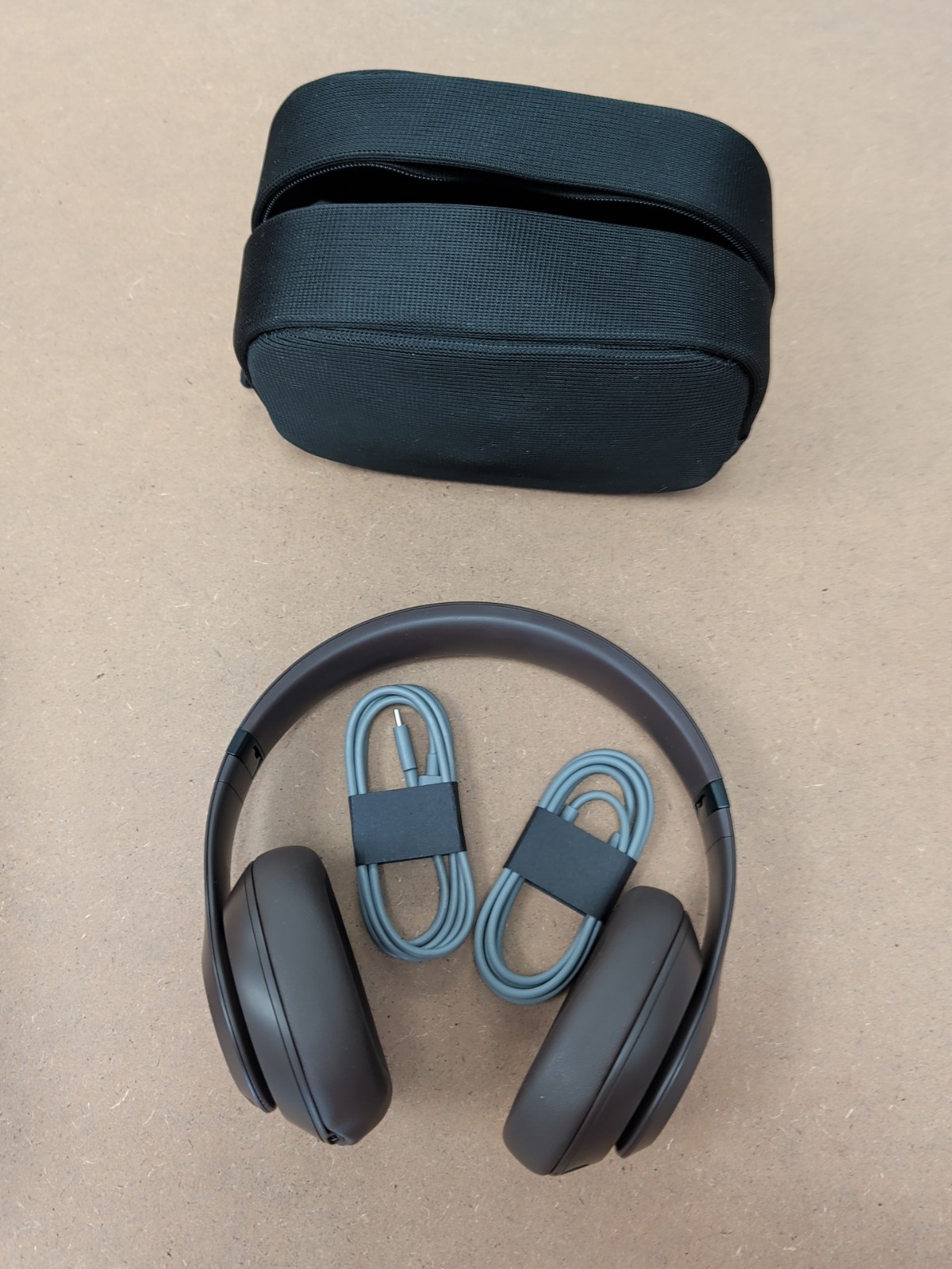 Beats Studio Pro Bluetooth Wireless Headphones – Deep Brown (MQTT3LLA)