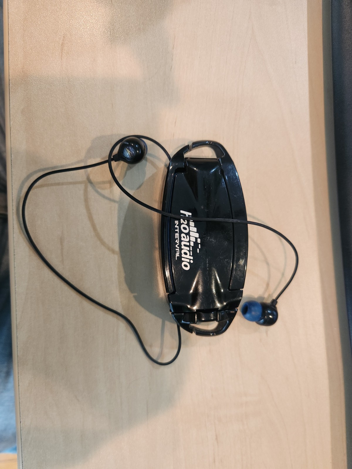 H20 Audio Interval Headset With Ipod Shuffle