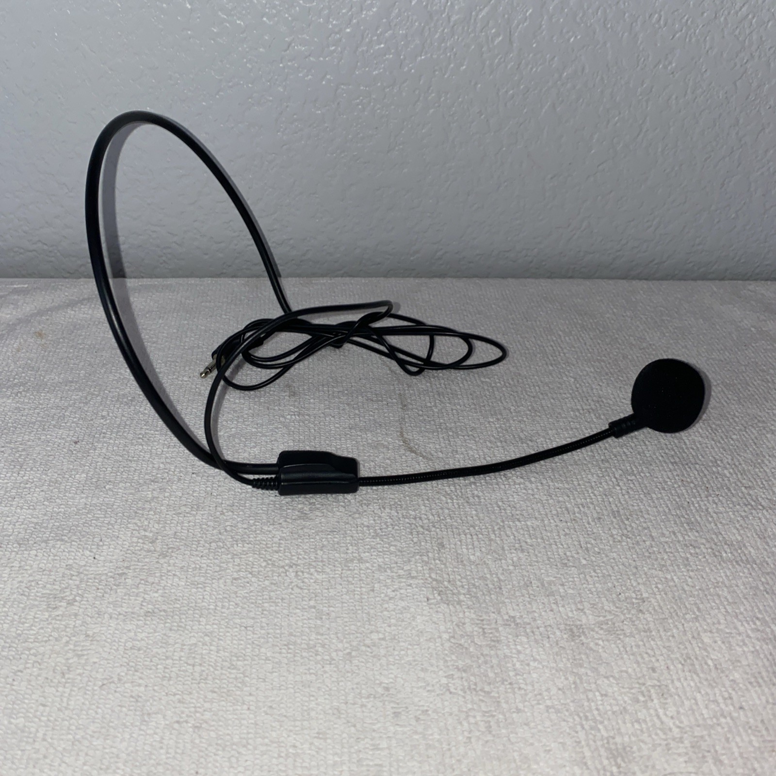 Portable Voice Amplifier with Microphone for Teachers, Guides, Fitness, Dance