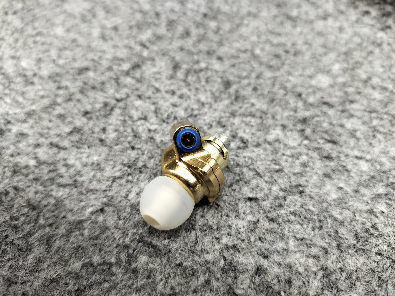 Acoustune HS1695TI IEM Gold 4th Gen Myrinx Driver HS1695TI-GLD Earphones Japan