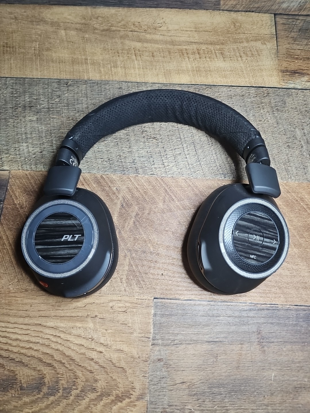 Plantronics Voyager 8200 UC B8200 Bluetooth Wireless Headphones No Dongle / USB